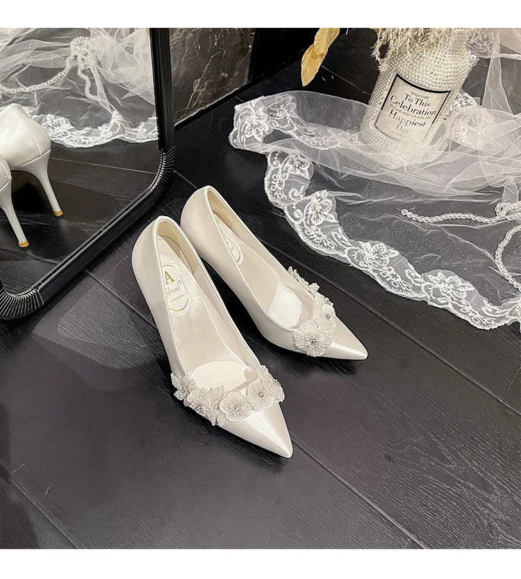 Silk Bridal Shoes with White Flower | Elegant Slip-On 7/9cm Stiletto Heel for Wedding