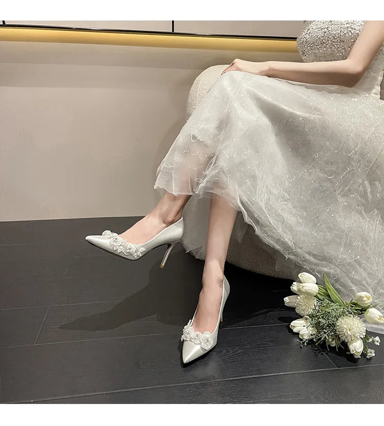 Silk Bridal Shoes with White Flower | Elegant Slip-On 7/9cm Stiletto Heel for Wedding