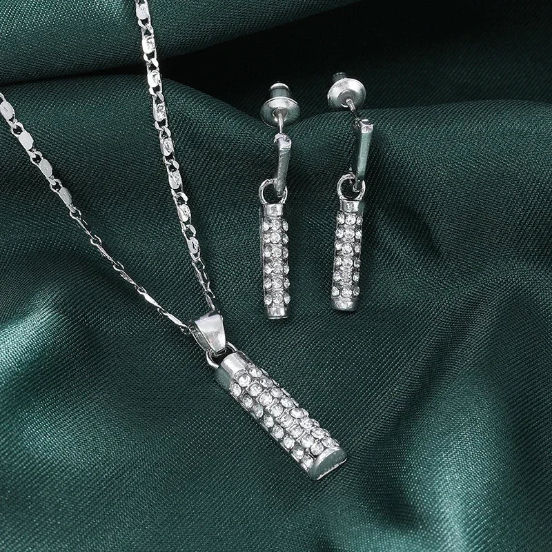 Luxury Women's Jewelry Set for Wedding and Party, with Necklace and Earrings of Cubic Zirconia and Sparkling Crystal
