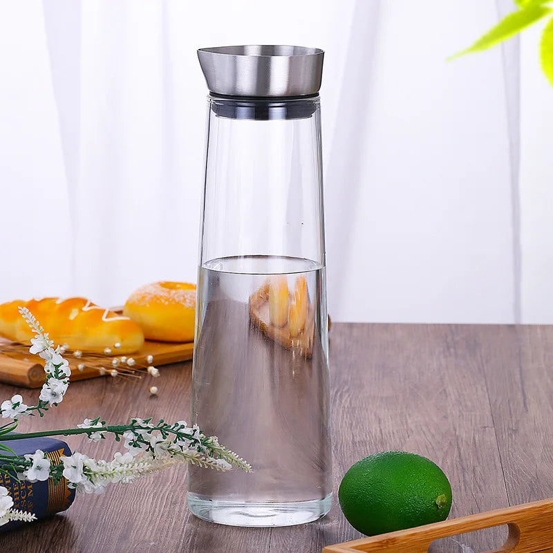 Glass Beverage Pitcher with Airtight Lid, Resistant to Temperature Changes, Perfect for Refrigerator, Iced Tea and Coffee