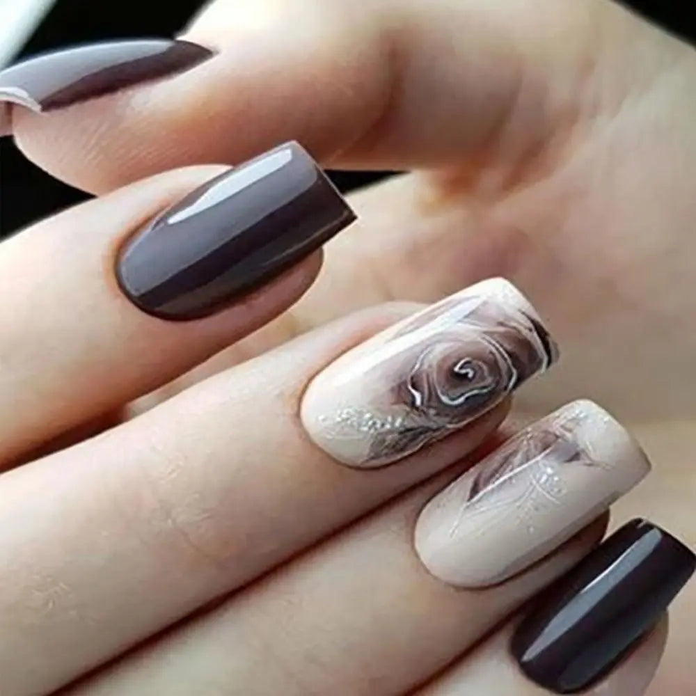 Cartoon press-on nails with snail design