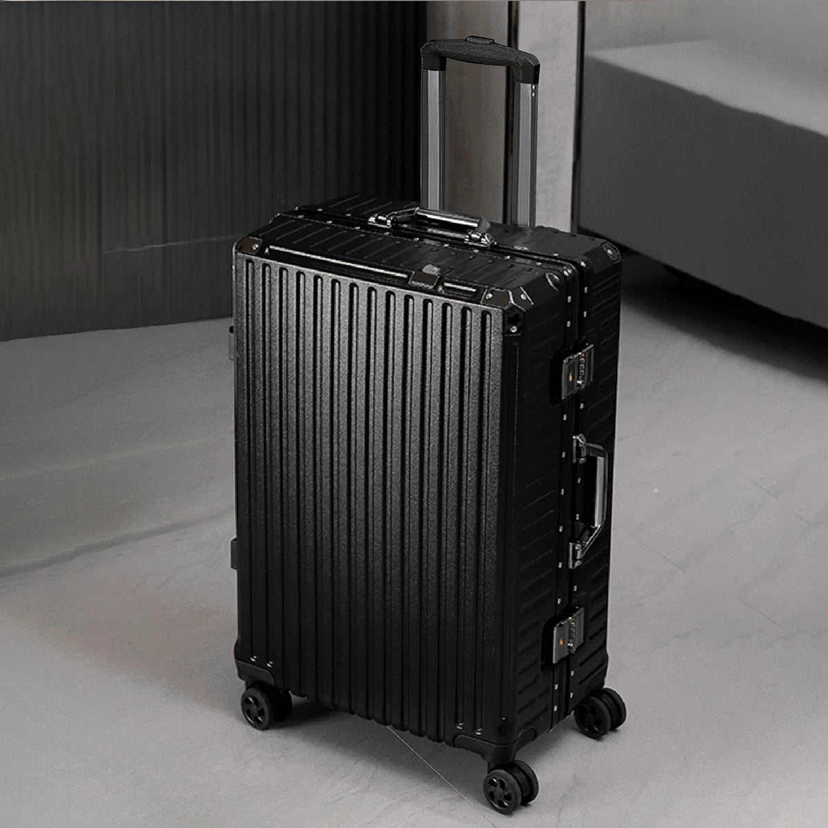 3-piece hardside luggage set with aluminum frame