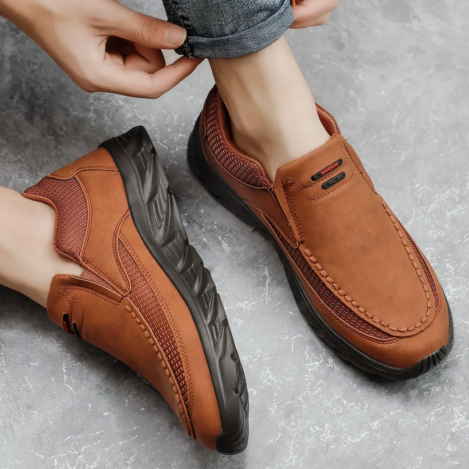 Comfortable men's loafers | Cushioned walking shoes