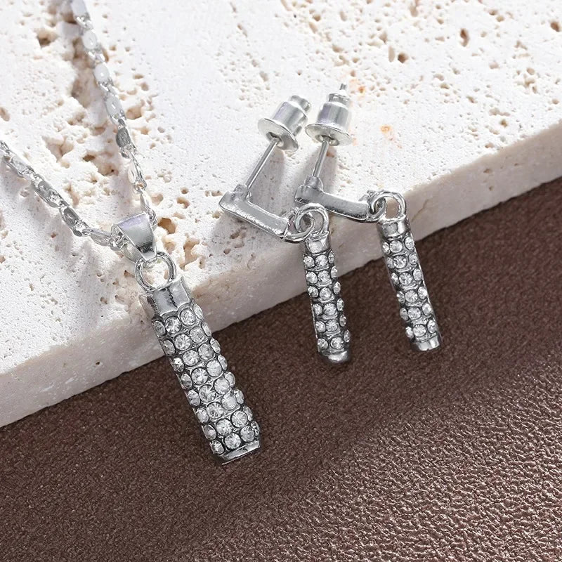 Luxury Women's Jewelry Set for Wedding and Party, with Necklace and Earrings of Cubic Zirconia and Sparkling Crystal