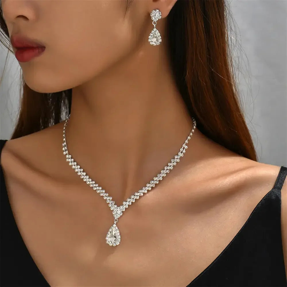 Women's Jewelry Set (2 Pieces) | Elegant Pendant Necklace and Stud Earrings with Water Drop and Rhinestones