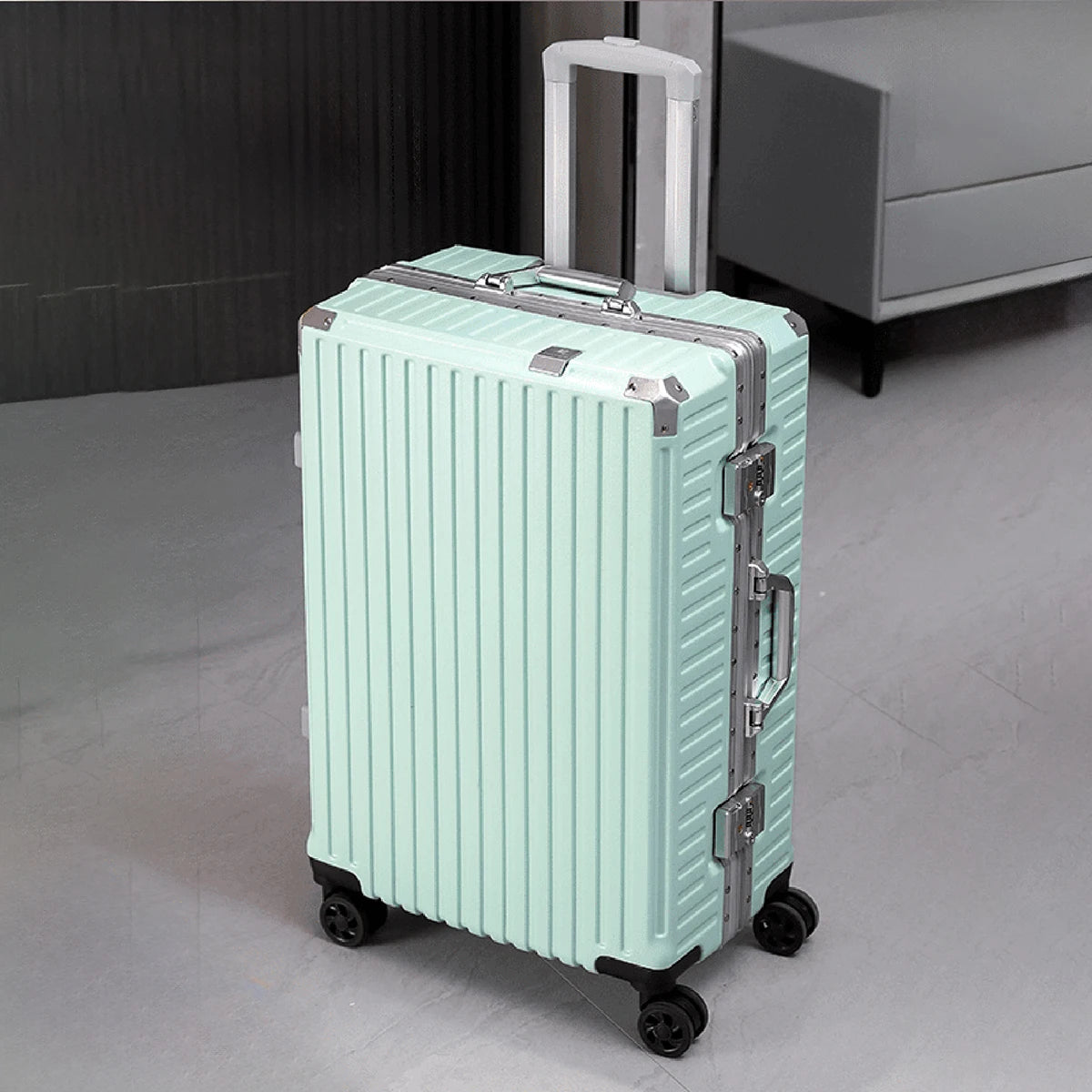3-piece hardside luggage set with aluminum frame