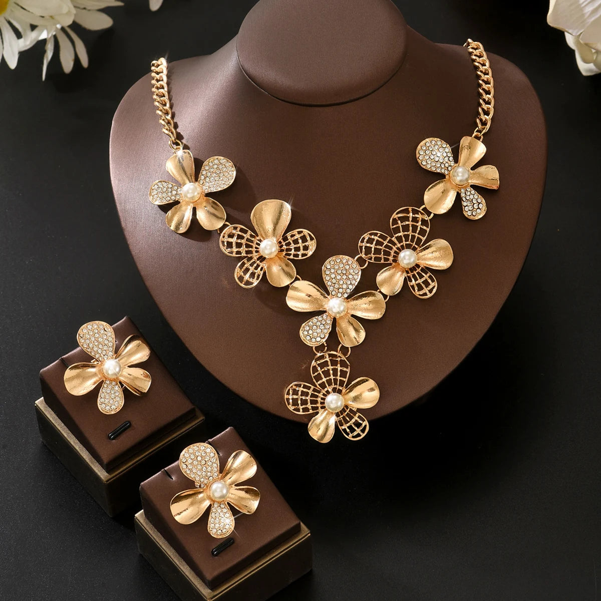 Floral necklace and earrings set oversized design