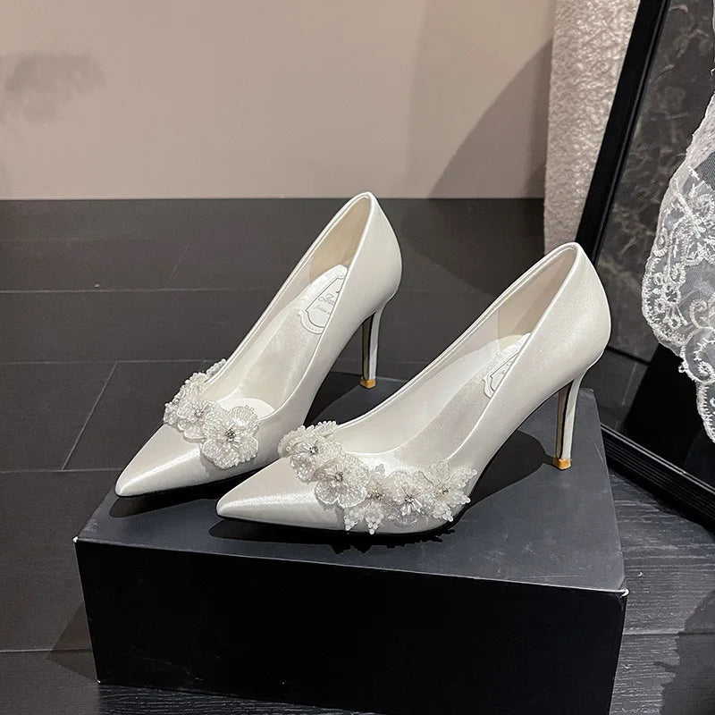 Silk Bridal Shoes with White Flower | Elegant Slip-On 7/9cm Stiletto Heel for Wedding