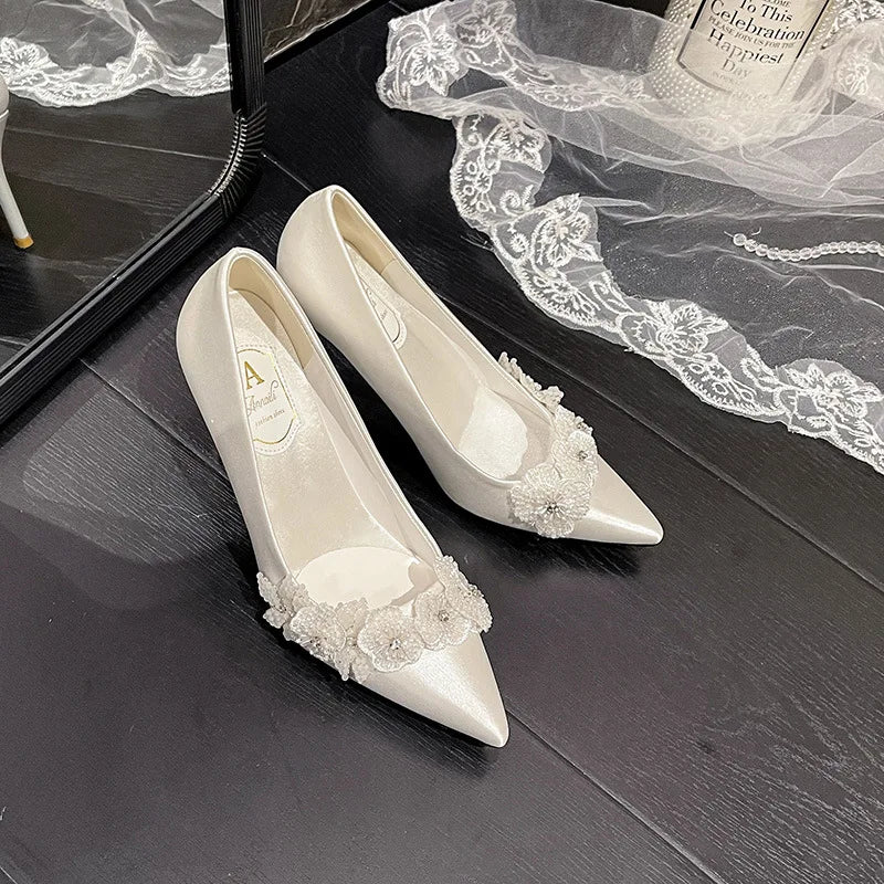 Silk Bridal Shoes with White Flower | Elegant Slip-On 7/9cm Stiletto Heel for Wedding