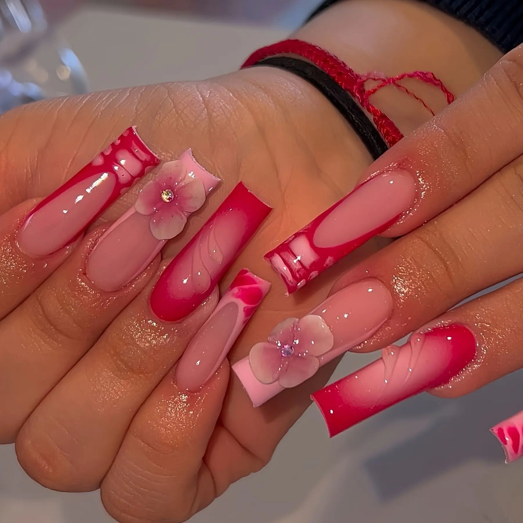 Short square press-on nails with 3D flowers