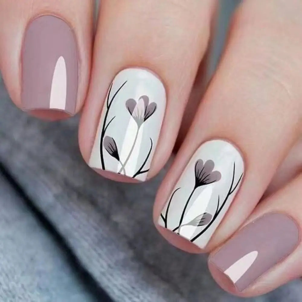 Cartoon press-on nails with snail design