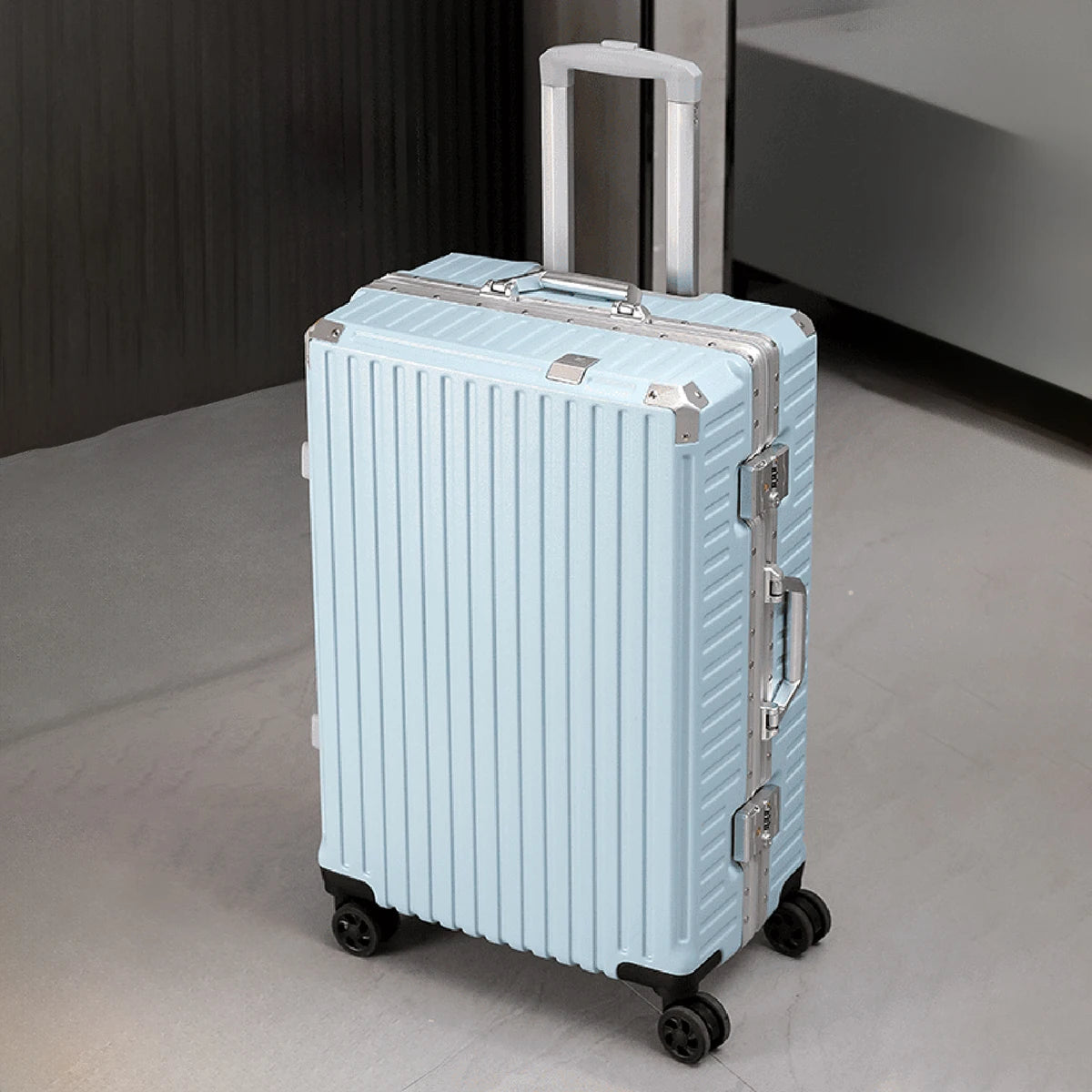 3-piece hardside luggage set with aluminum frame