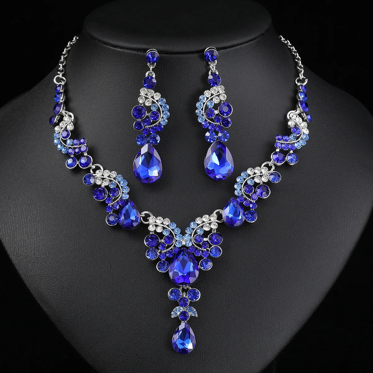 Women's Jewelry Set (2 Pieces) | Elegant Blue Drop Pendant Necklace and Stud Earrings with Rhinestones