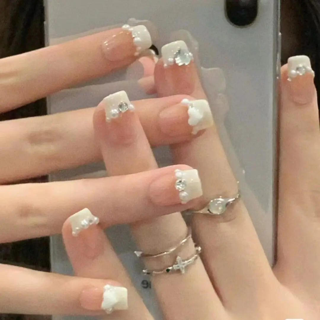Cartoon press-on nails with snail design