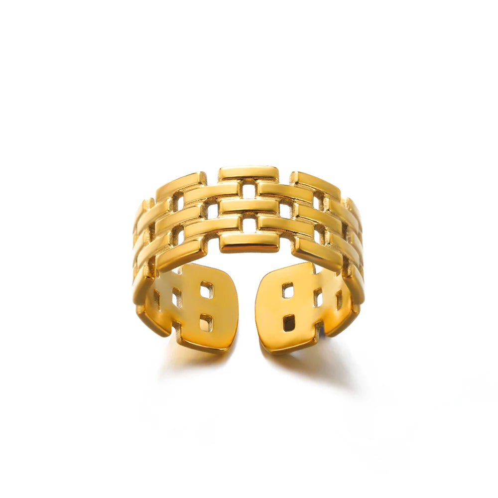 Stainless Steel Ring. Gold Finish. Classic Luxury Design