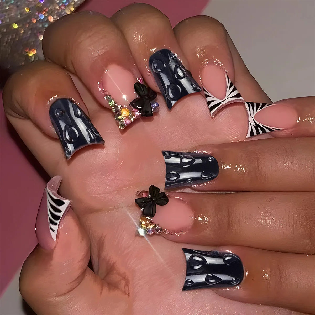 Duckbill press-on nails short design