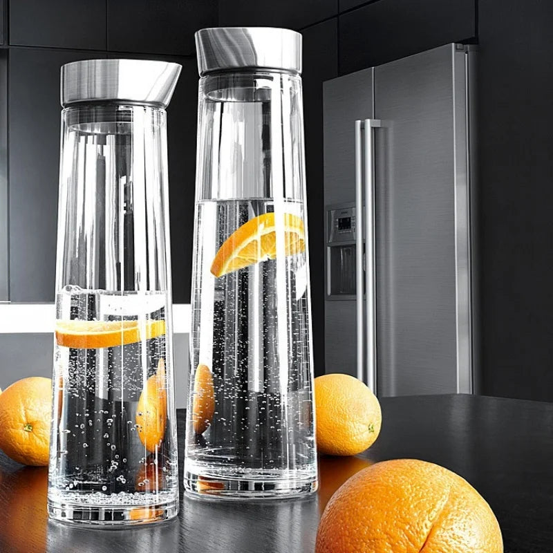 Glass Beverage Pitcher with Airtight Lid, Resistant to Temperature Changes, Perfect for Refrigerator, Iced Tea and Coffee