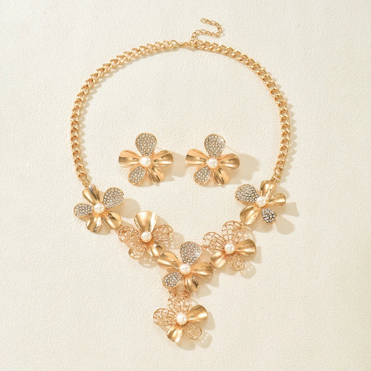 Floral necklace and earrings set oversized design