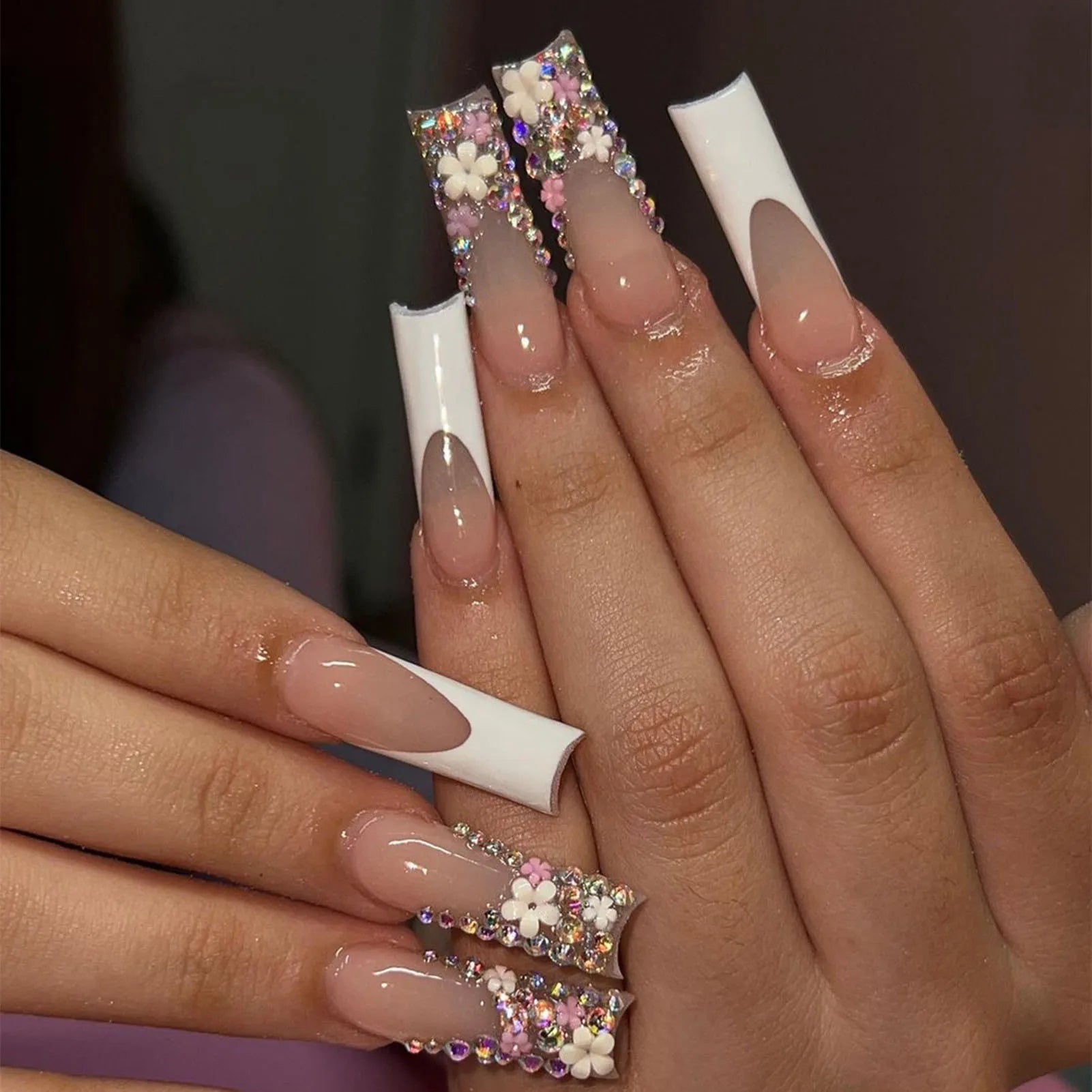 Short square press-on nails with 3D flowers