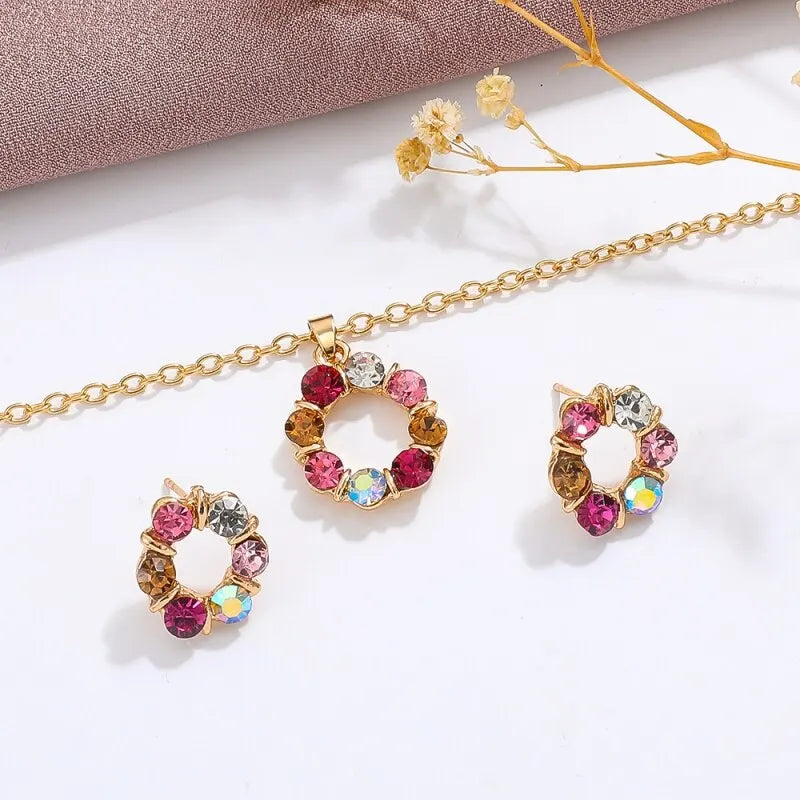 Women's Necklace and Earrings Set (3 Pieces) | Gold Jewelry, Celebrity Style, Circle with Stained Glass Effect and Diamond
