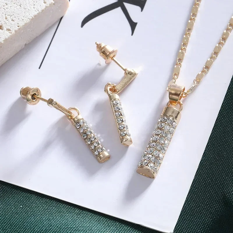 Luxury Women's Jewelry Set for Wedding and Party, with Necklace and Earrings of Cubic Zirconia and Sparkling Crystal