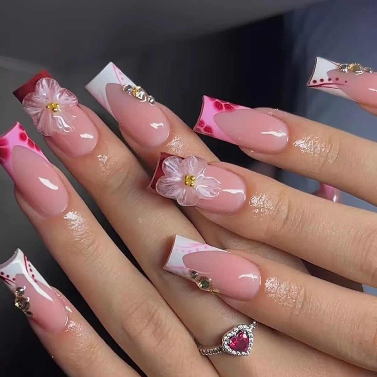Short square press-on nails with 3D flowers