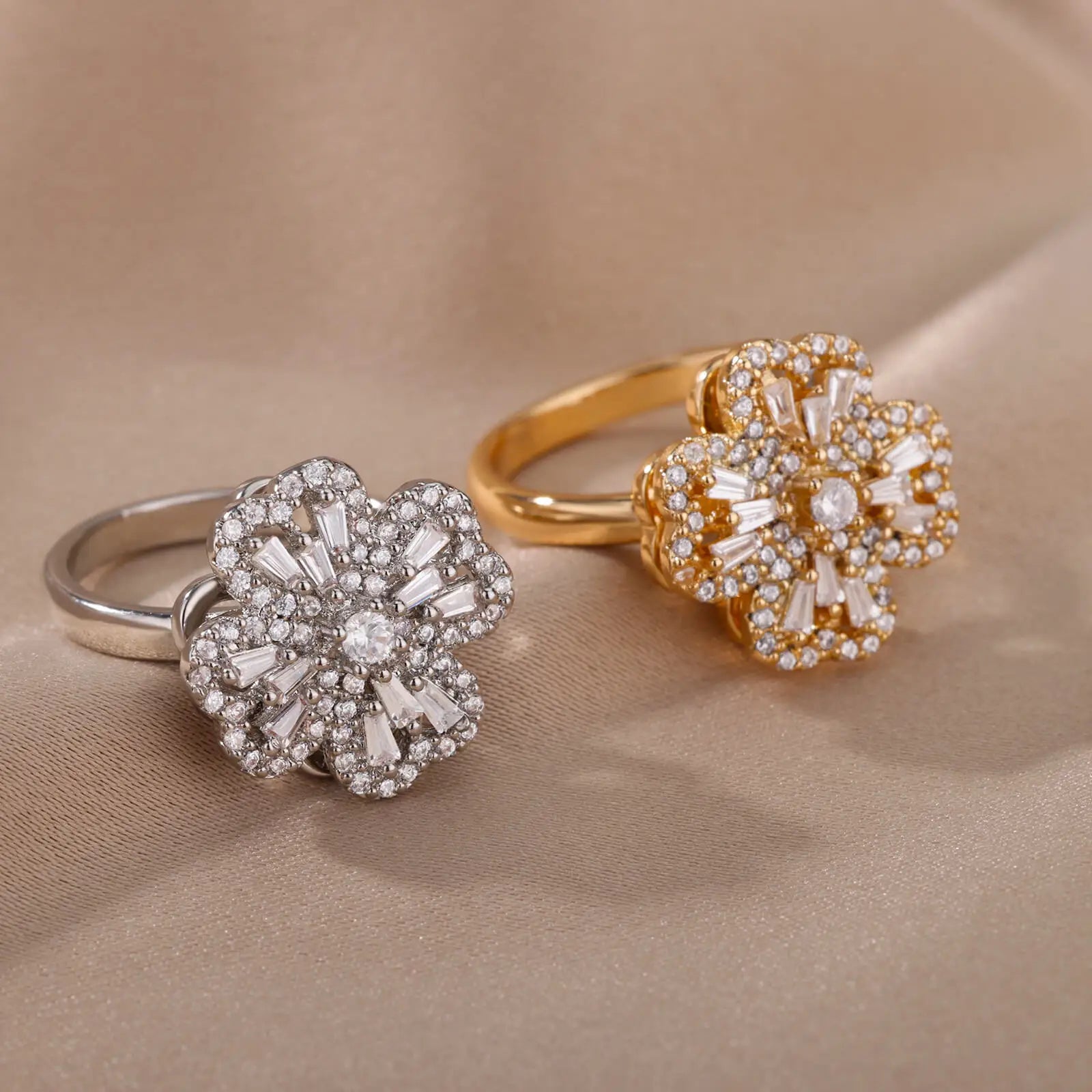 Rotating anxiety ring with clover design
