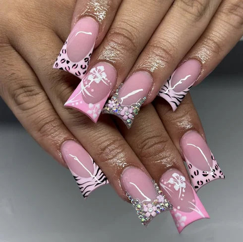 Duckbill press-on nails short design