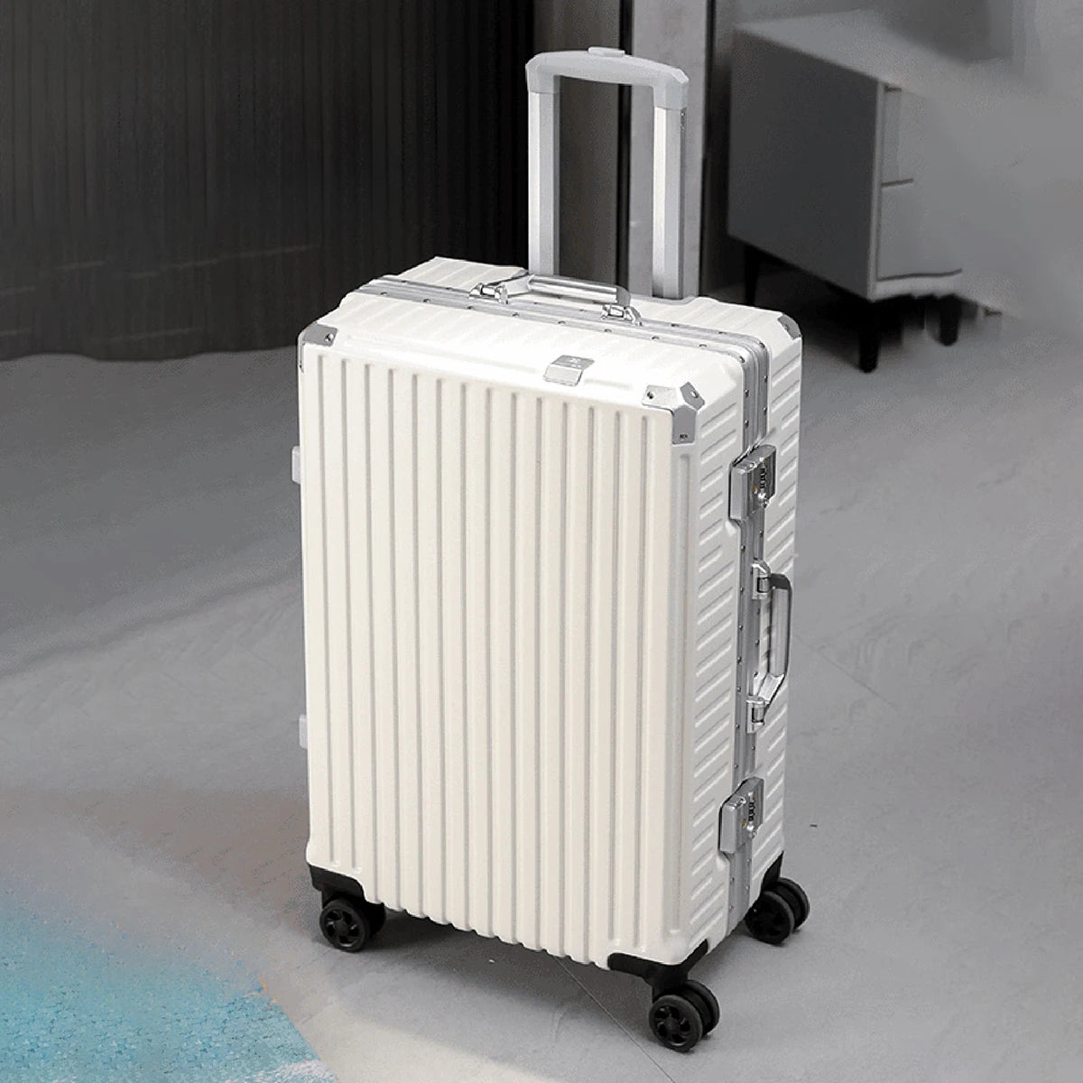 3-piece hardside luggage set with aluminum frame