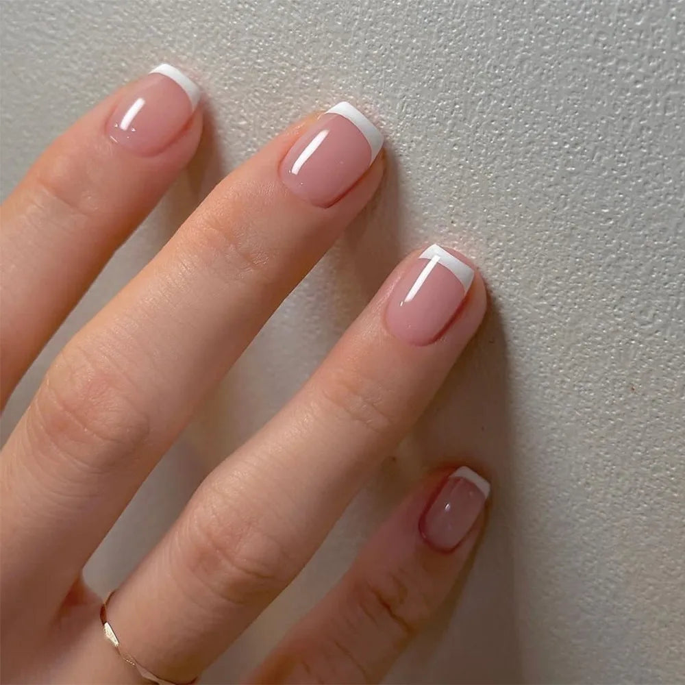 Cartoon press-on nails with snail design