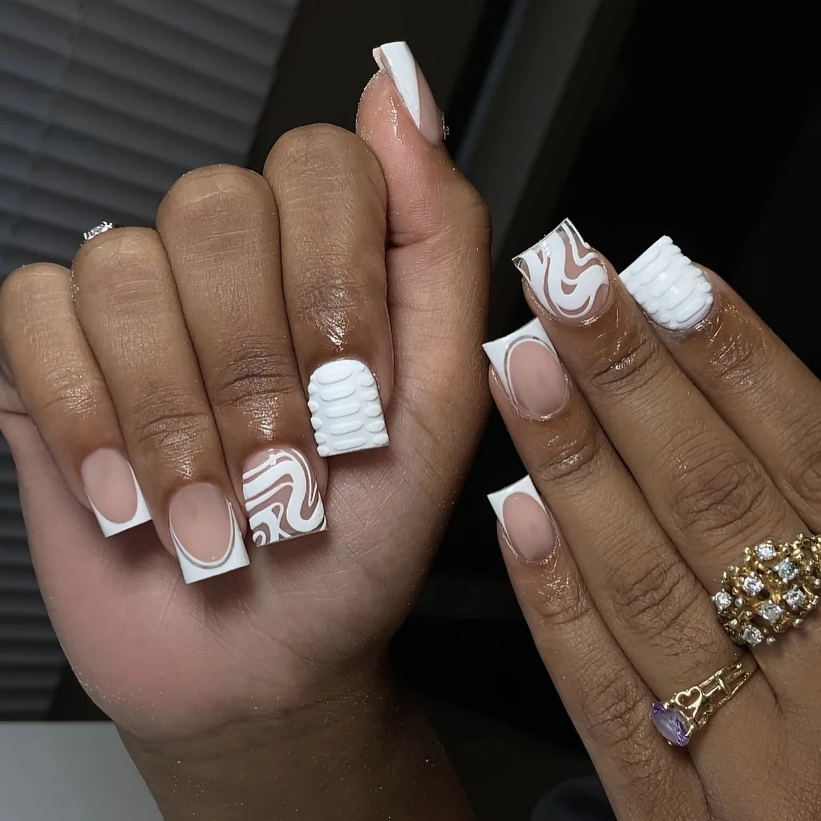 Cartoon press-on nails with snail design