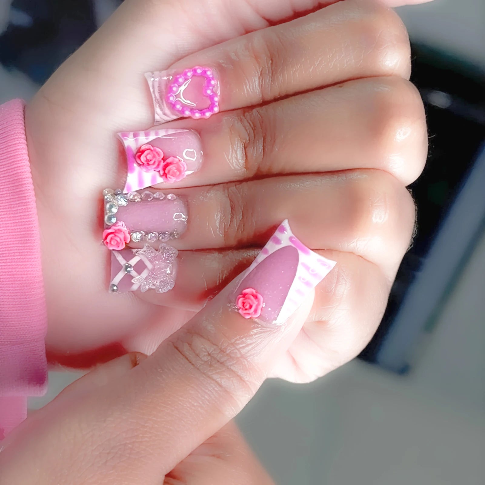 Duckbill press-on nails short design