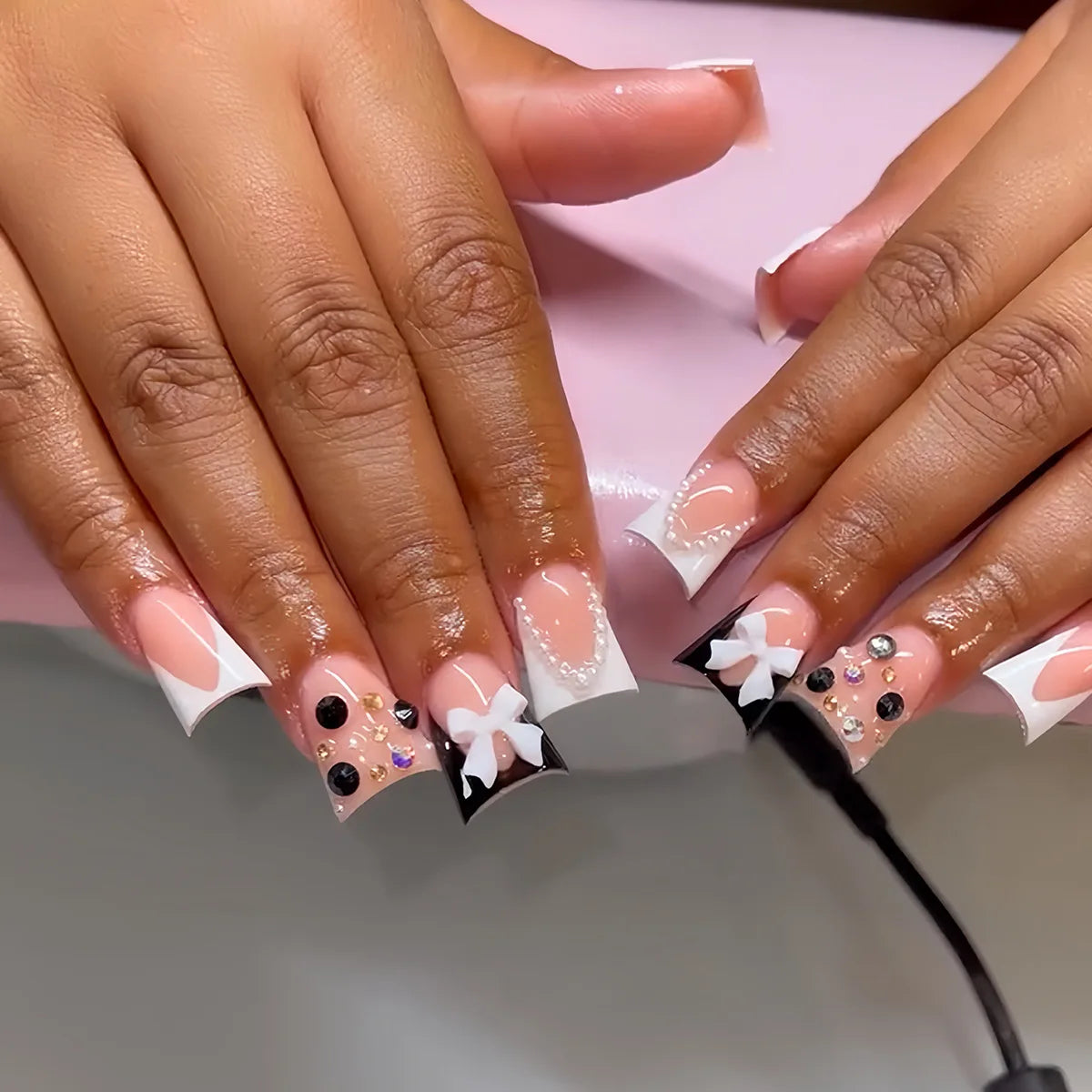 Duckbill press-on nails short design